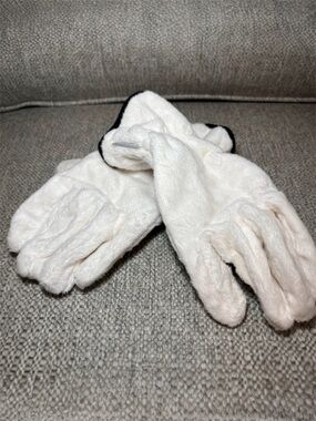 Columbia Women’s Fleece Gloves White Black Trim Soft Cozy Winter Size Small